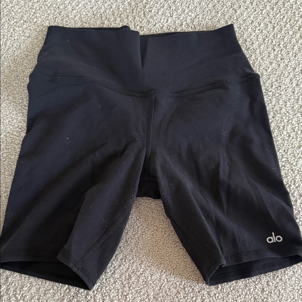 ALO Yoga Women's Black high waist shorts